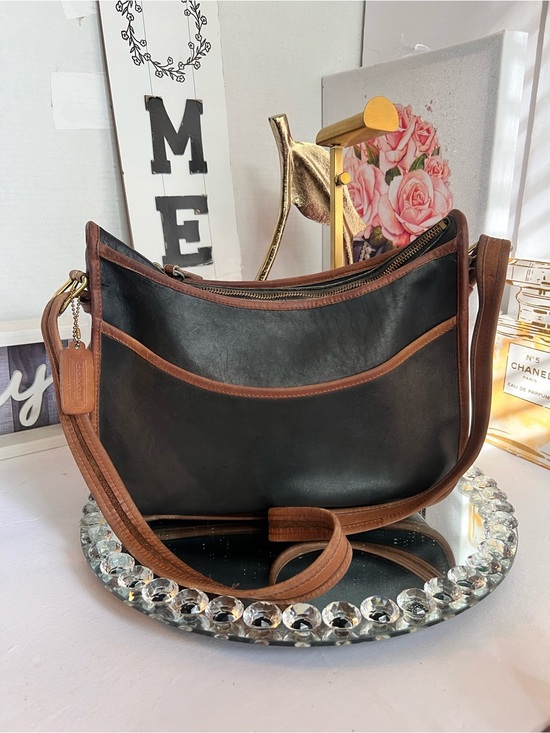 Coach Handbags - Coach vintage Black and British Tan Leather Pu Hobo Messenger Bag #0596-909